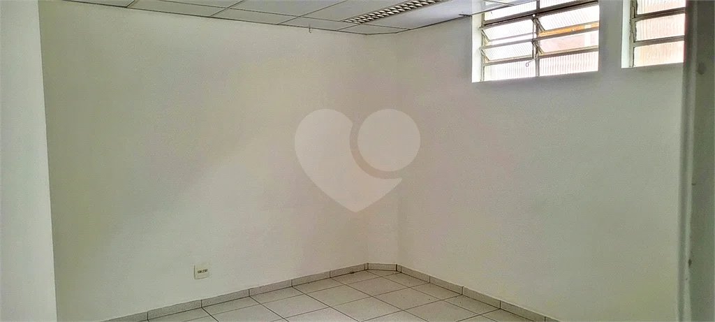 Visibilidade e espaço num dos locais mais pujantes de Santo Amaro; com renda!