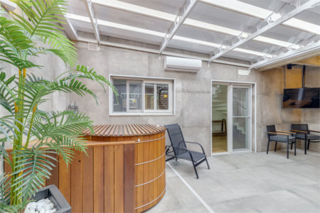 Casa à venda com 4 quartos, sendo 2 suítes, no condomínio Residencial Vila Lagos, São Paulo - SP