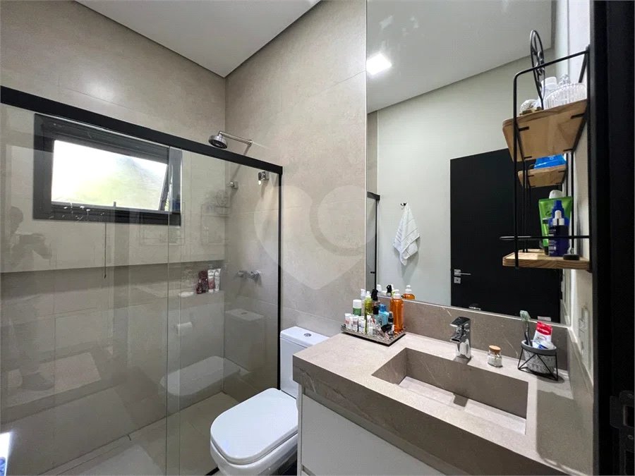 Casa dos Sonhos em Condomínio São Francisco, 3 Suítes, Piscina com Spa e Energia Fotovoltaica