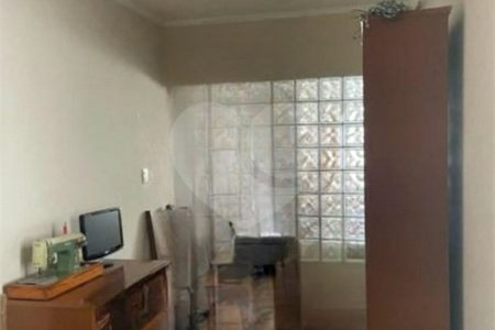 Casa com 180m², 3 dormitórios, sendo 1 suíte, 2 vagas, à venda na Vila Prudente.