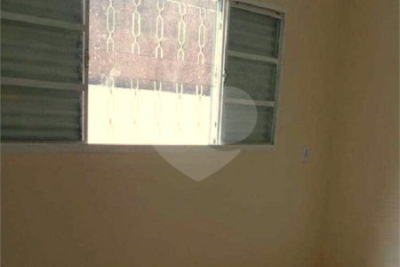 Casa térrea no Cidade Aracy .