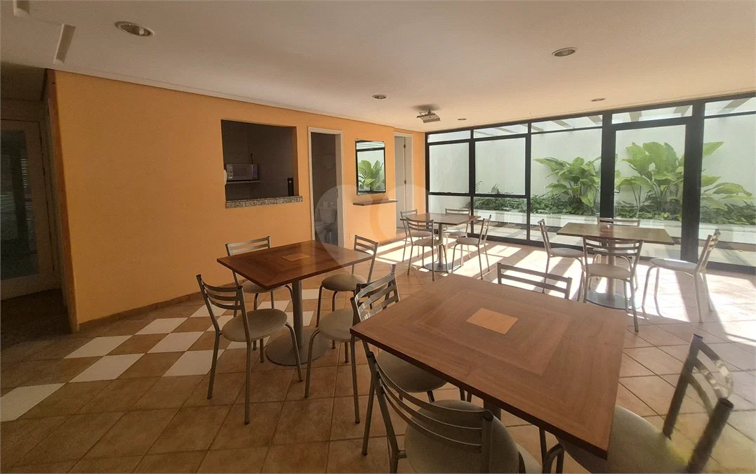 Apartamento 2 quartos, sacada e vaga em Santa Cecília