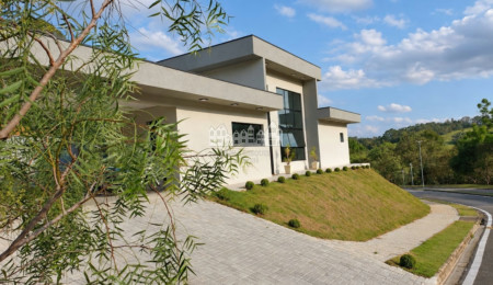 Casa à venda com 3 quartos, sendo 1 suíte,  em Condominio Quintas da Boa Vista, Atibaia, SP