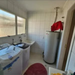 Linda casa em condomínio fechado – conforto, espaço e sofisticação!