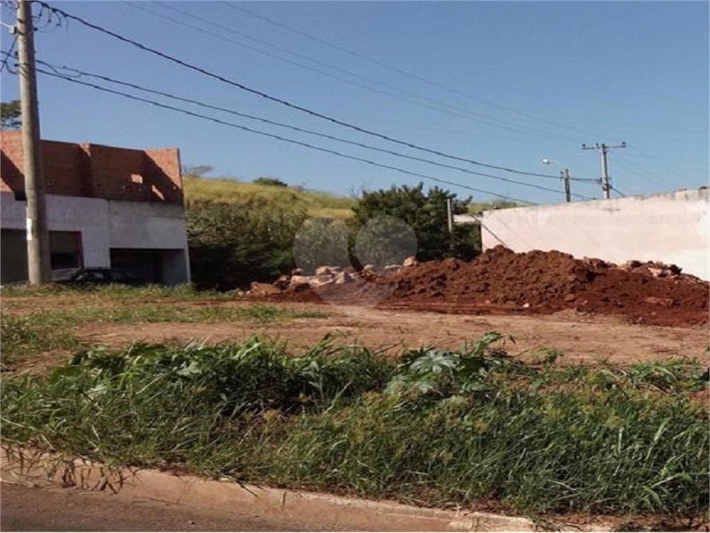 Terreno com 404,00 m² de área