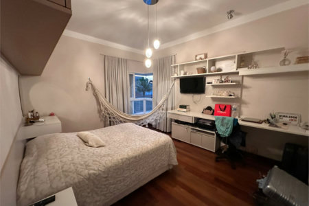 Casa a venda no condomínio Damha II