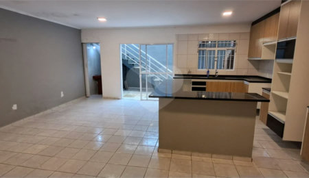 Casa à venda com 3 quartos, sendo 1 suíte,  em Vila Cintra, Mogi das Cruzes, SP