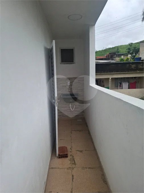 SOBRADO TIPO APARTAMENTO COM 1 QUARTO PARA LOCAÇÃO 38m² - SANTÍSSIMO