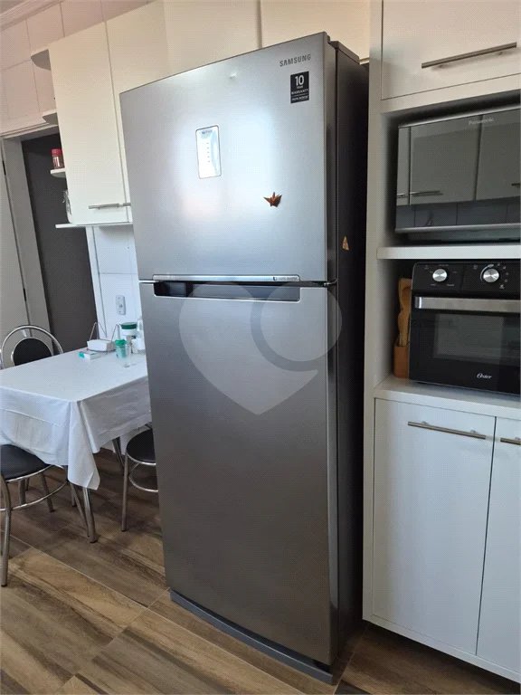 Apartamento à venda no Edifício Pedro Ometto, no coração de Piracicaba.