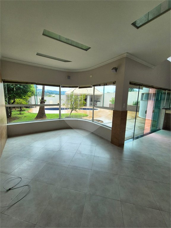 Sobrado à venda ou para alugar com 3 suítes em Villaggio Capríccio, Louveira, SP