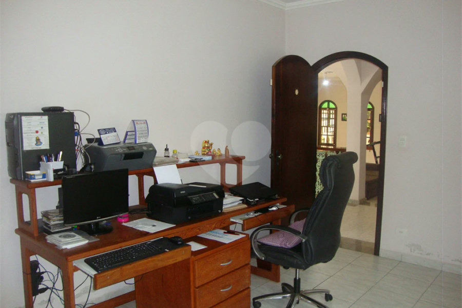 Chácara à venda com 5 quartos, sendo 2 suítes, em Jardim Arujá, Arujá, SP