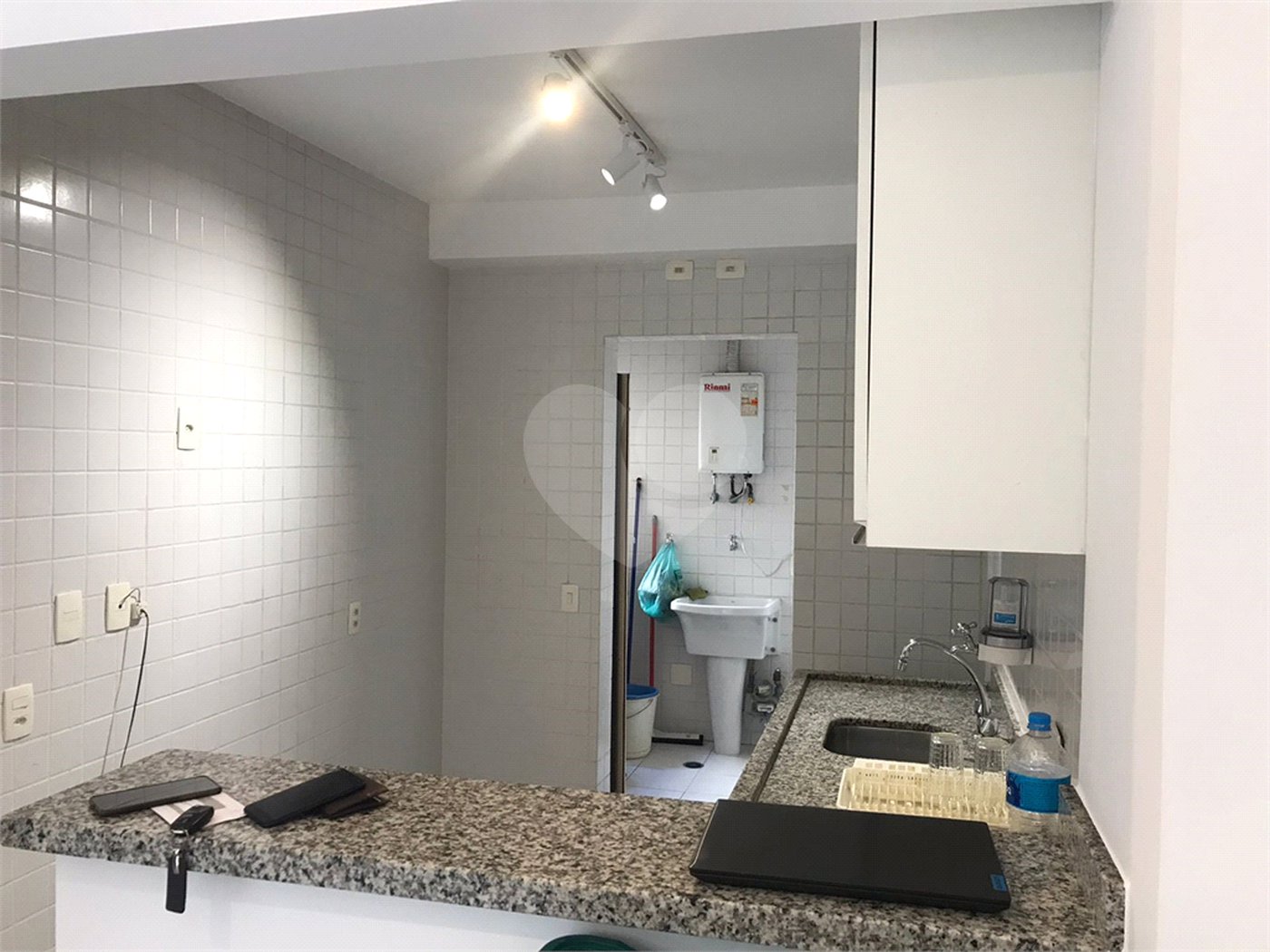 APARTAMENTO 2 QUARTOS (1 SUÍTE) À VENDA NO PARAÍSO