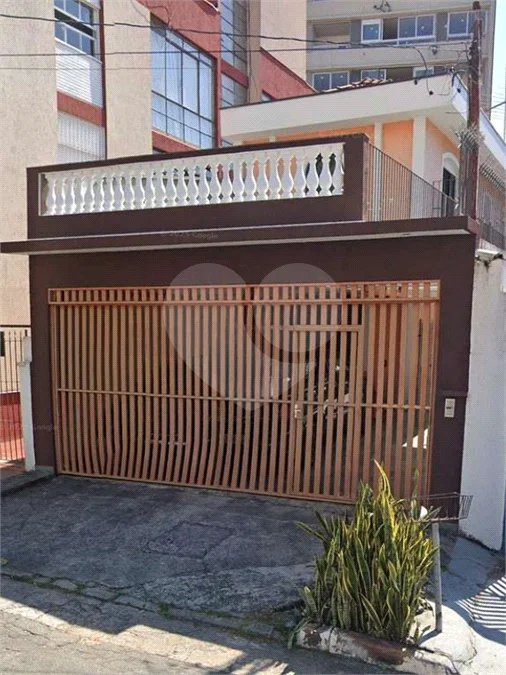 Oportunidade à venda na Vila Ipojuca: Sobrado Espaçoso com 200m²de área construída e 250m2 de terreno - 4 Dormitórios e 5 Vagas de garagem.