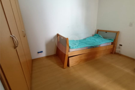 Casa térrea com duas edículas para venda - Saúde, SP.
