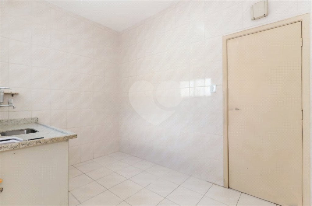 Apartamento espaçoso próximo ao Metrô Santa Cecília com forte potencial de valorização