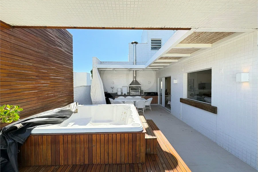 Cobertura à venda com 4 quartos, sendo 2 suítes,  em Riviera de São Lourenço, Bertioga, SP