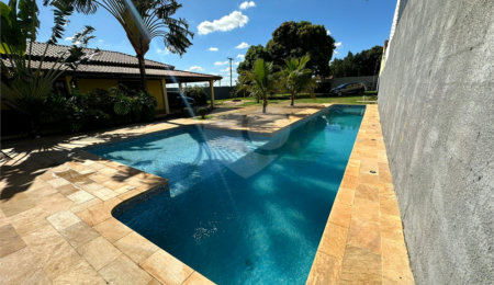 Chácara à venda com 4 quartos em Nova Veneza, Paulínia, SP