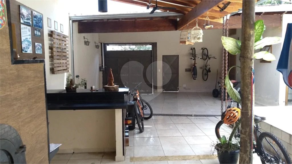 Casa à venda com 5 quartos no bairro Jardim Santa Silvia em Piracicaba/SP.