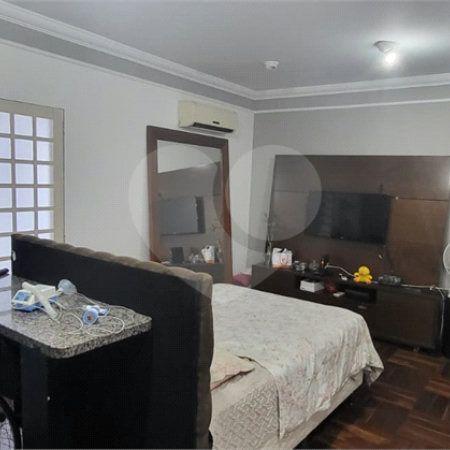 Casa a venda na rua Coronel Leopoldo Prado