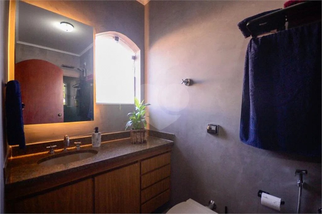 Casa com 4 Dormitórios sendo 1 suíte, com 3 Vagas