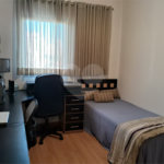 Prédio com portaria 24 horas, e lazer. Apartamento com 3 dormitórios, uma suíte, 2 vagas de garagem