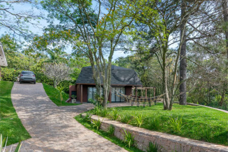 Casa à venda com 4 suítes no condomínio Vale da Santa Fé, Vinhedo - SP