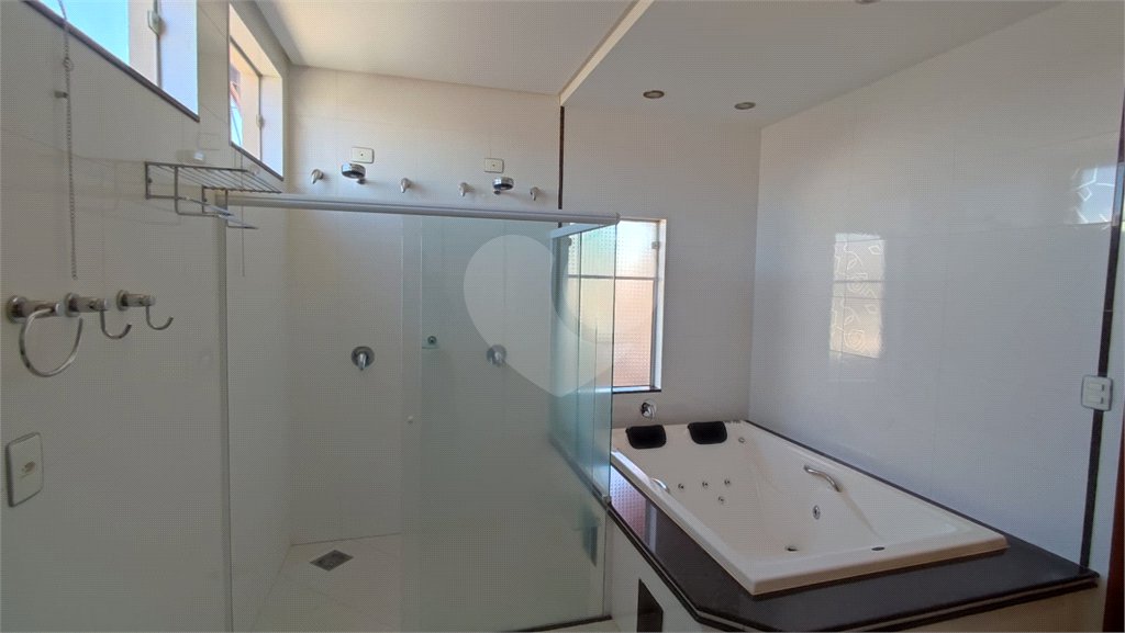 Casa à Venda de 5 dormitórios em São Carlos, no Residencial Eldorado