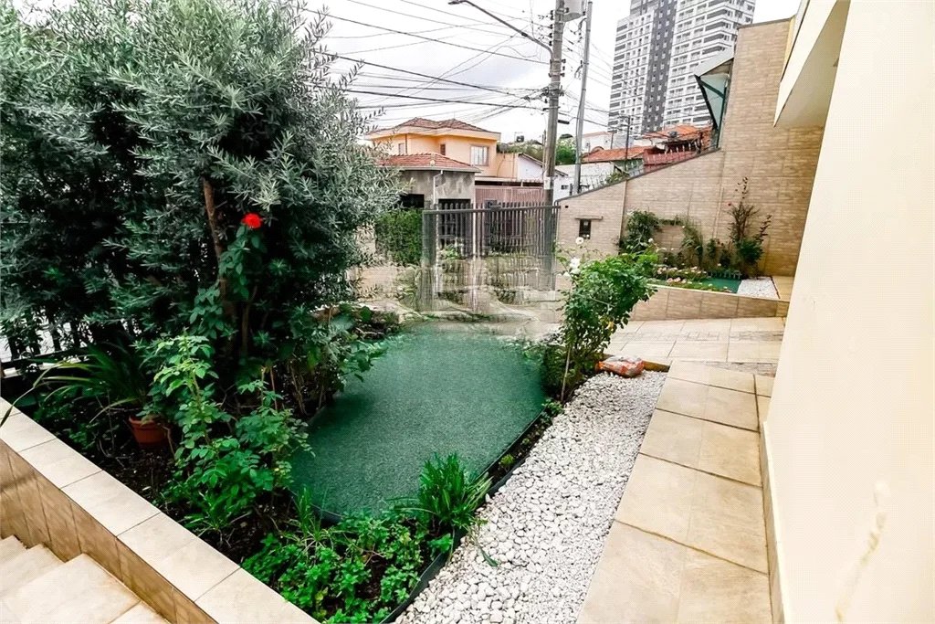Sobrado à venda com 4 quartos, sendo 1 suíte, em Vila Sônia, São Paulo, SP