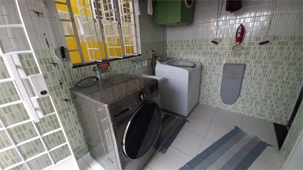 Sobrado à venda com 3 quartos, sendo 1 suíte, em Vila Gomes, São Paulo, SP