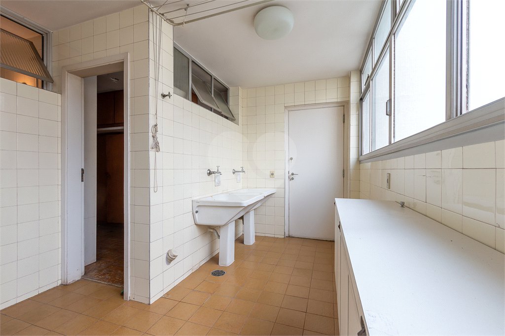 Apartamento para venda em Higienópolis com 3 dormitórios, - R Gabriel Dos Santos.Estuda Permuta.
