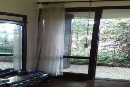 Casa Térrea à venda com 4 quartos, sendo 1 suíte, em Granja Julieta, São Paulo, SP