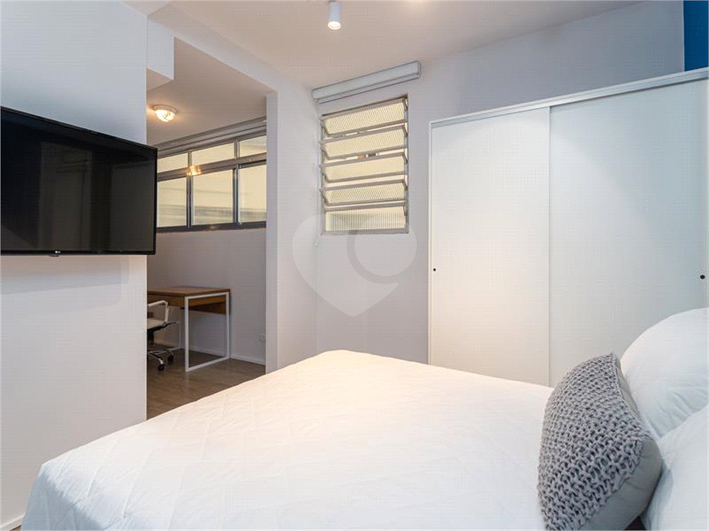 Excelente oportunidade para reformar e ficar com o apartamento dos seus sonhos!