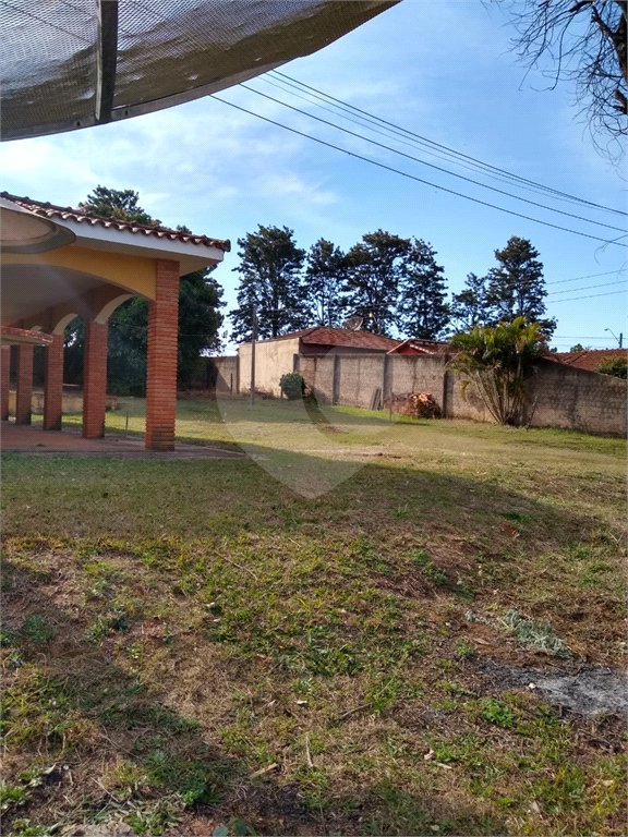 Chácara em água vermelha, localizada em ponto comercial.