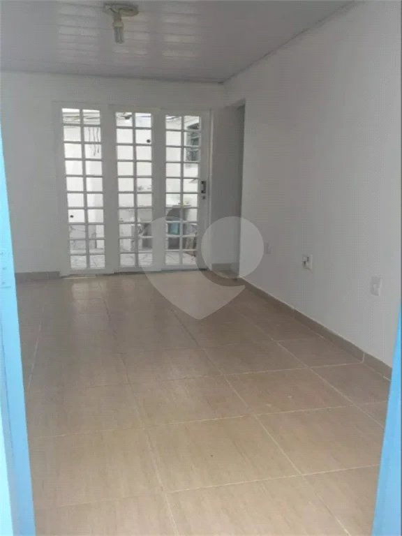 Duas casas com área total de 220m², 4 dormitórios, 3 suítes, 1 vaga de garagem, à venda em Pirituba