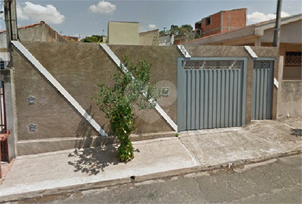 Casa térrea no Cidade Aracy .