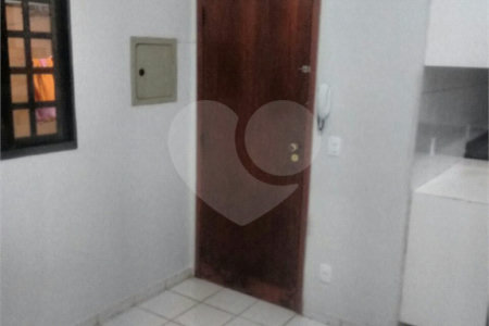 Sobrado a venda.