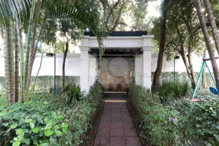 Apartamento de 306m² na melhor região de Moema, 3 suítes, 5 vagas, varanda gourmet, depósito, fora de rota