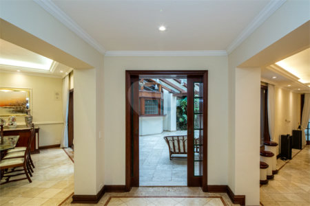 Casa à venda com 4 suítes no condomínio Chácara Flora, São Paulo - SP