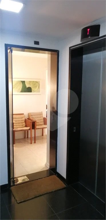 CONJUNTO COMERCIAL COM 45m2 PARA VENDA OU LOCAÇÃO NA VILA CLEMENTINO