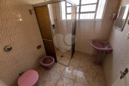 Casa térrea com 2 dormitórios.