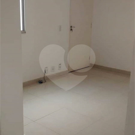 Apartamento no Condomínio Mont Royal.