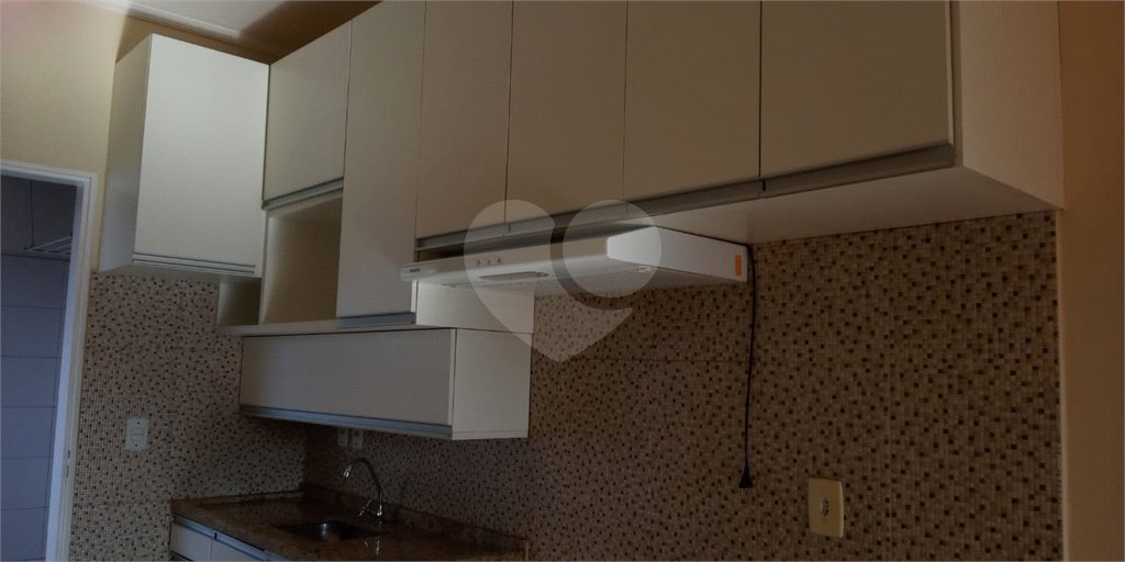 Linda casa em condomínio fechado com 2 Dormitórios.