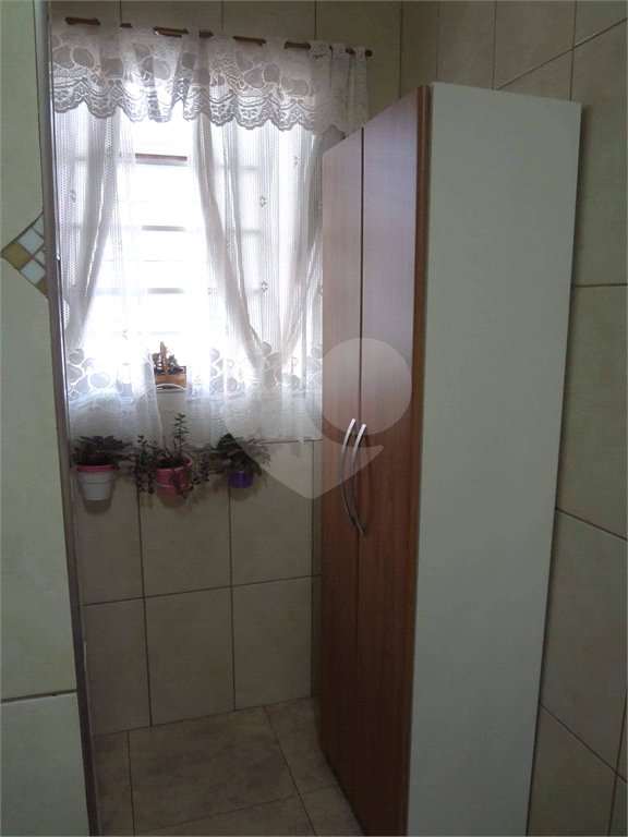 Apartamento no Condomínio Residencial Ipê I .