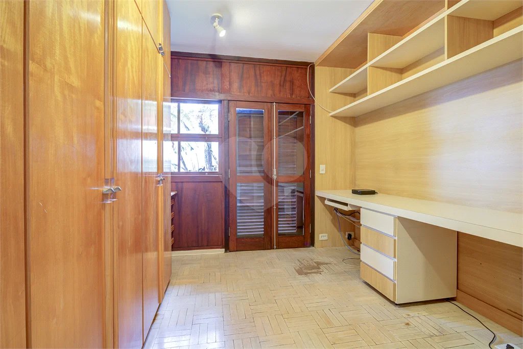 Sobrado à venda ou para alugar com 4 quartos, sendo 1 suíte, em Chácara Monte Alegre, São Paulo, SP