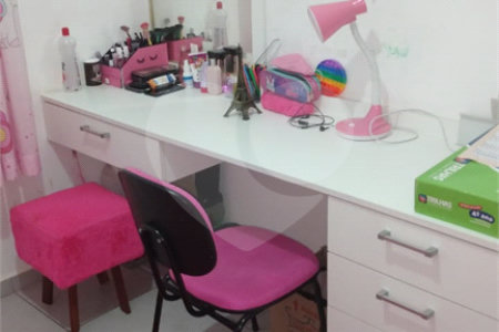 Lindo apartamento no Bosque dos Ipês .
