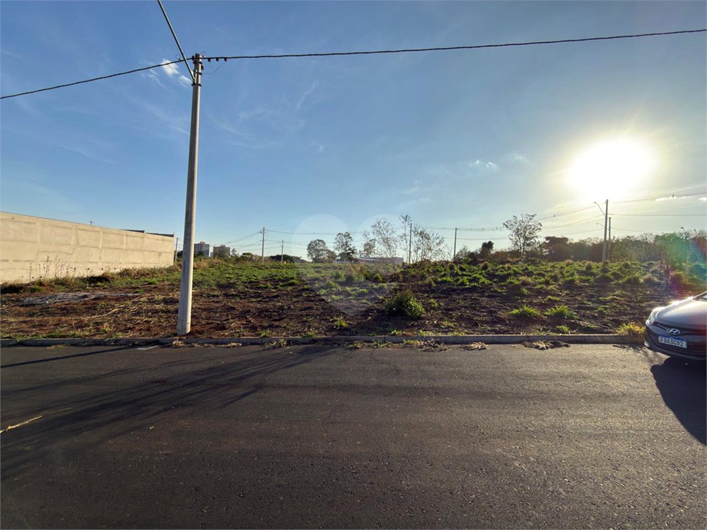 Terreno Comercial á venda com 286m2, ao lado da Rodovia Washington Luiz, em São Carlos.