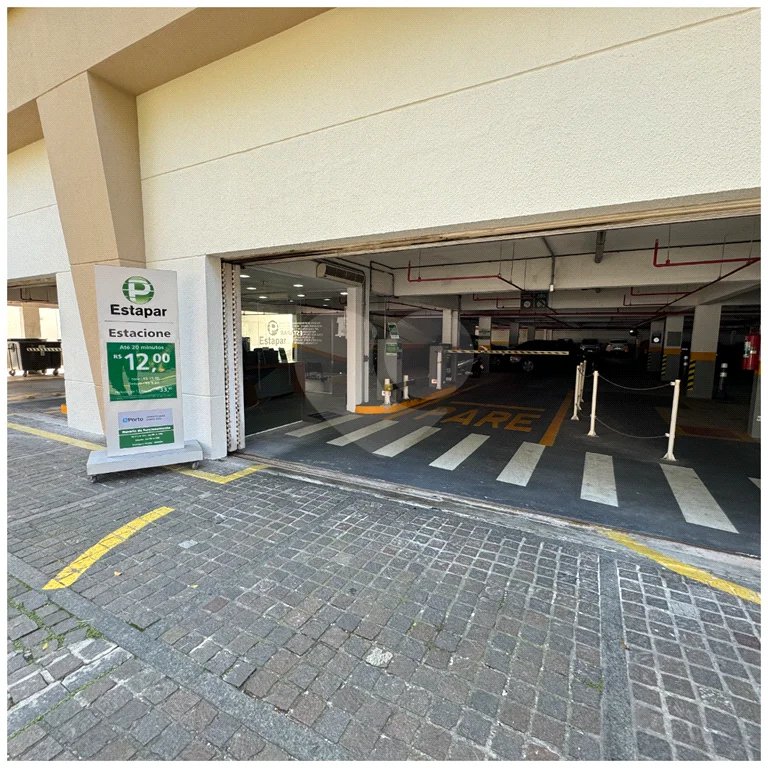 Conjunto comercial com 223,38 m² à venda na Vila Carrão