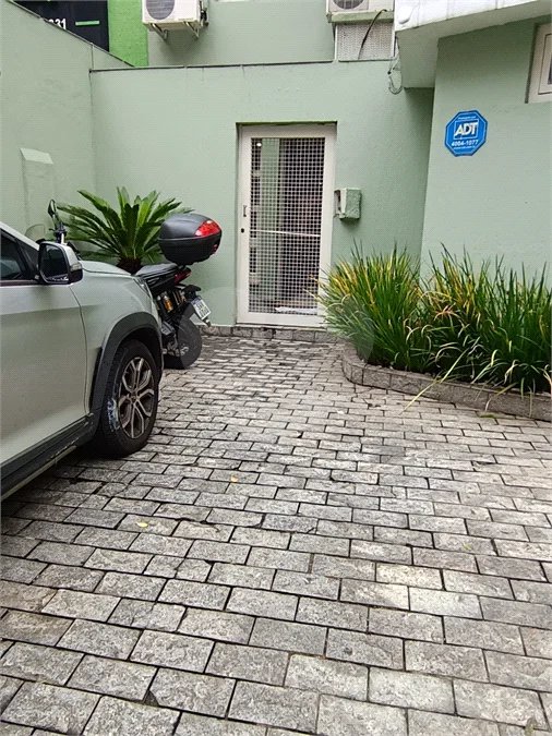 Casa comercial com 7 salas, 2 vagas no Paraiso