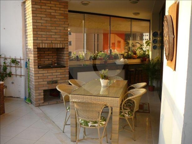 APARTAMENTO UM POR ANDAR!