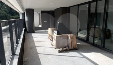 Apartamento à venda com 4 suítes em Vila Cordeiro, São Paulo, SP